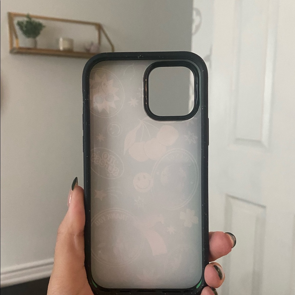 IPhone 12 Castify Case - Picture 3 of 5